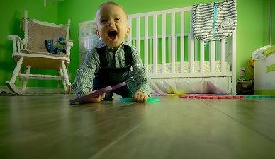 Use tunnel toys to help your baby learn to crawl