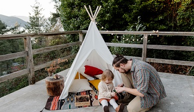Why do children like to use quilts as tents?