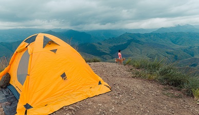 How long is the service life of an outdoor tent?