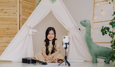 Create a joyful play house at home as a secret base for children